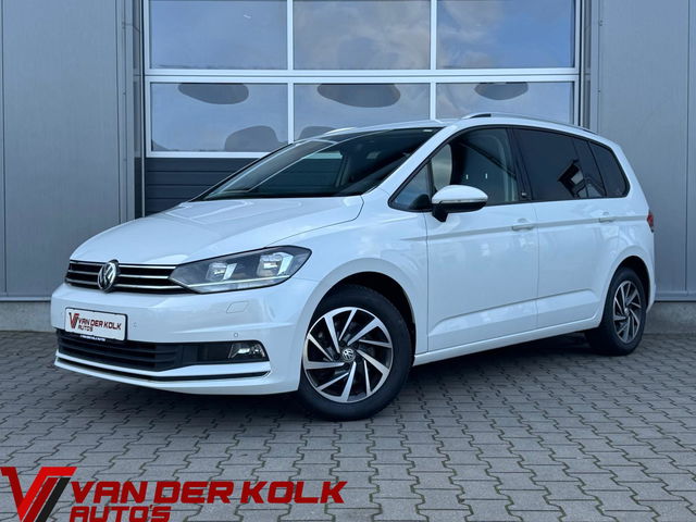 Volkswagen Touran - 1.4 TSI Sound 7 Persoons Automaat | CarPlay | Navigatie | Adaptive Cruise | Climate | Stoelverwarming