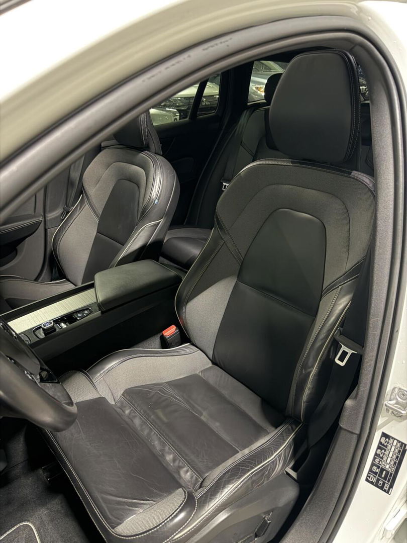 Volvo V60 2.0 B4 197PK R-Design Pano Camera H&K Leer Carplay