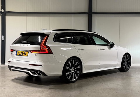 Volvo V60 2.0 B4 197PK R-Design Pano Camera H&K Leer Carplay