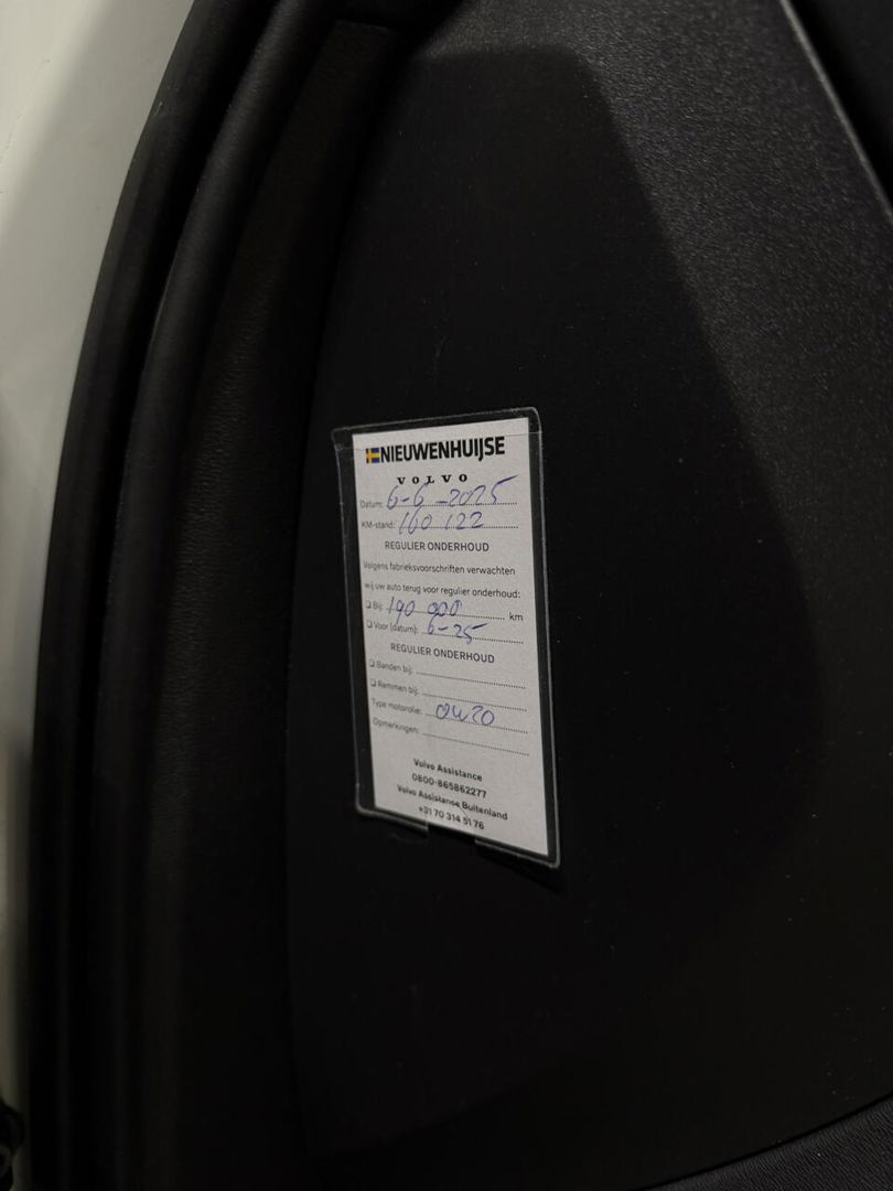 Volvo V60 2.0 B4 197PK R-Design Pano Camera H&K Leer Carplay