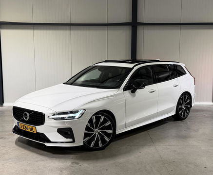 Volvo V60 2.0 B4 197PK R-Design Pano Camera H&K Leer Carplay