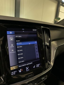 Volvo V60 2.0 B4 197PK R-Design Pano Camera H&K Leer Carplay