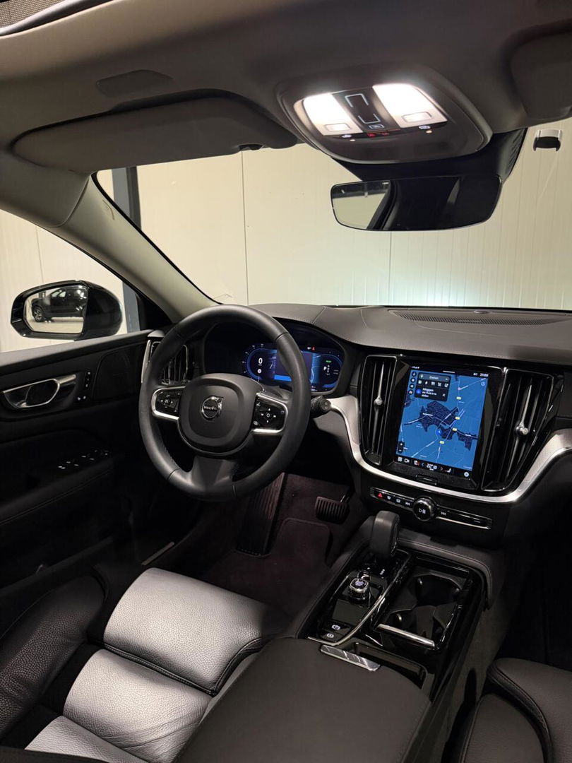 Volvo V60 2.0 T6 Plug-in hybrid AWD Ultimate Bright Pano H&K