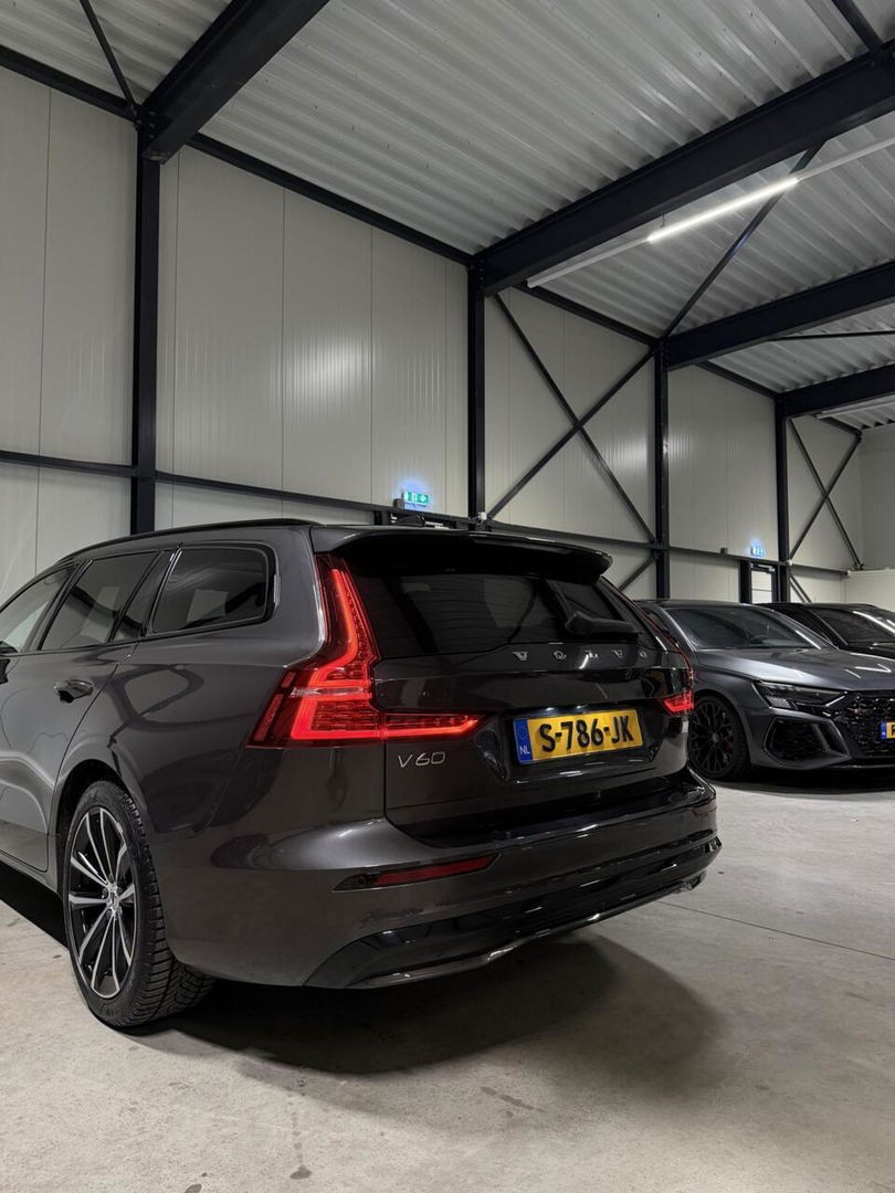 Volvo V60 2.0 T6 Plug-in hybrid AWD Ultimate Bright Pano H&K