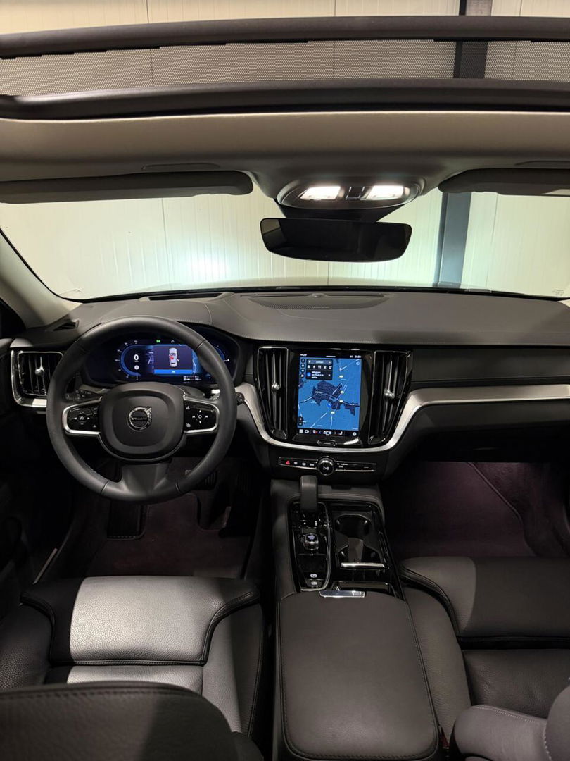 Volvo V60 2.0 T6 Plug-in hybrid AWD Ultimate Bright Pano H&K