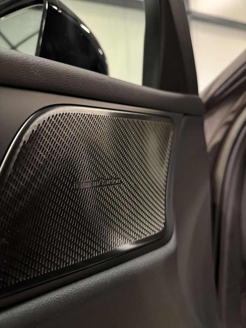 Volvo V60 2.0 T6 Plug-in hybrid AWD Ultimate Bright Pano H&K