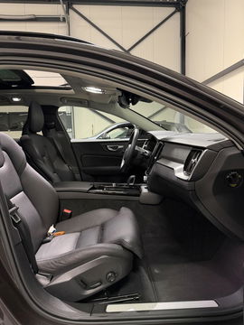 Volvo V60 2.0 T6 Plug-in hybrid AWD Ultimate Bright Pano H&K