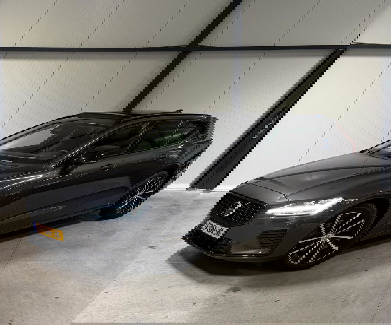 Volvo V60 2.0 T6 Plug-in hybrid AWD Ultimate Bright Pano H&K