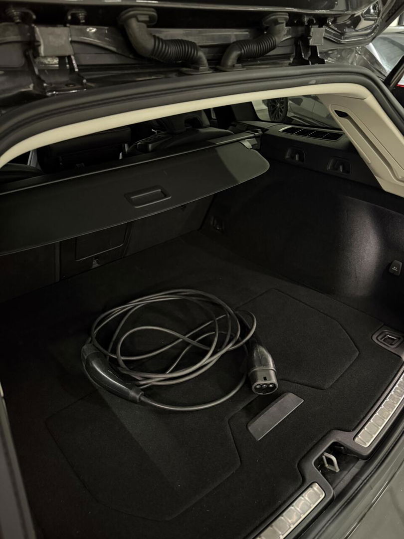 Volvo V60 2.0 T6 Plug-in hybrid AWD Ultimate Bright Pano H&K