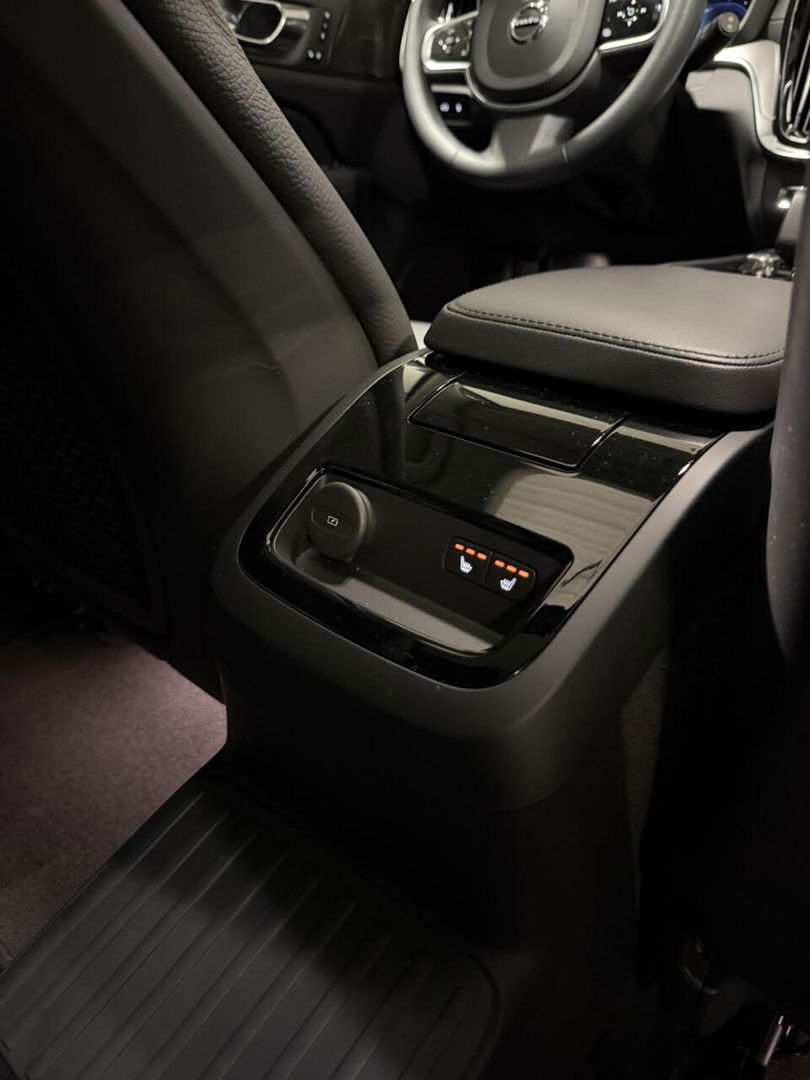 Volvo V60 2.0 T6 Plug-in hybrid AWD Ultimate Bright Pano H&K