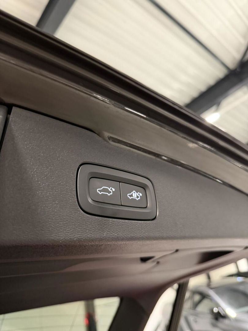 Volvo V60 2.0 T6 Plug-in hybrid AWD Ultimate Bright Pano H&K