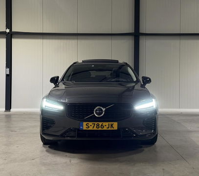 Volvo V60 2.0 T6 Plug-in hybrid AWD Ultimate Bright Pano H&K