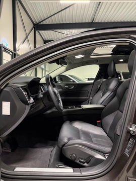 Volvo V60 2.0 T6 Plug-in hybrid AWD Ultimate Bright Pano H&K