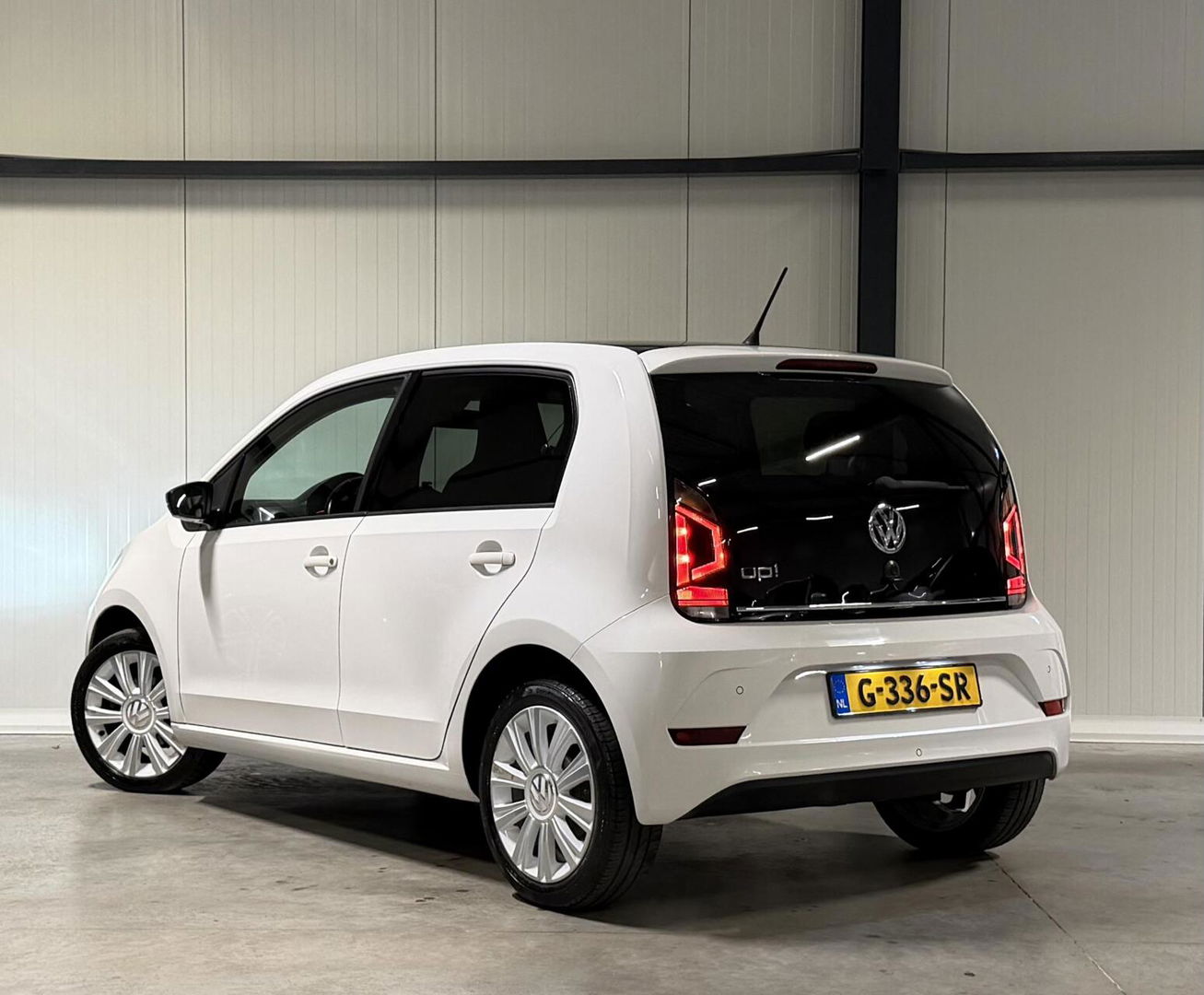 Volkswagen up! 1.0 BMT high up! Clima Cruise Stoelverwarming