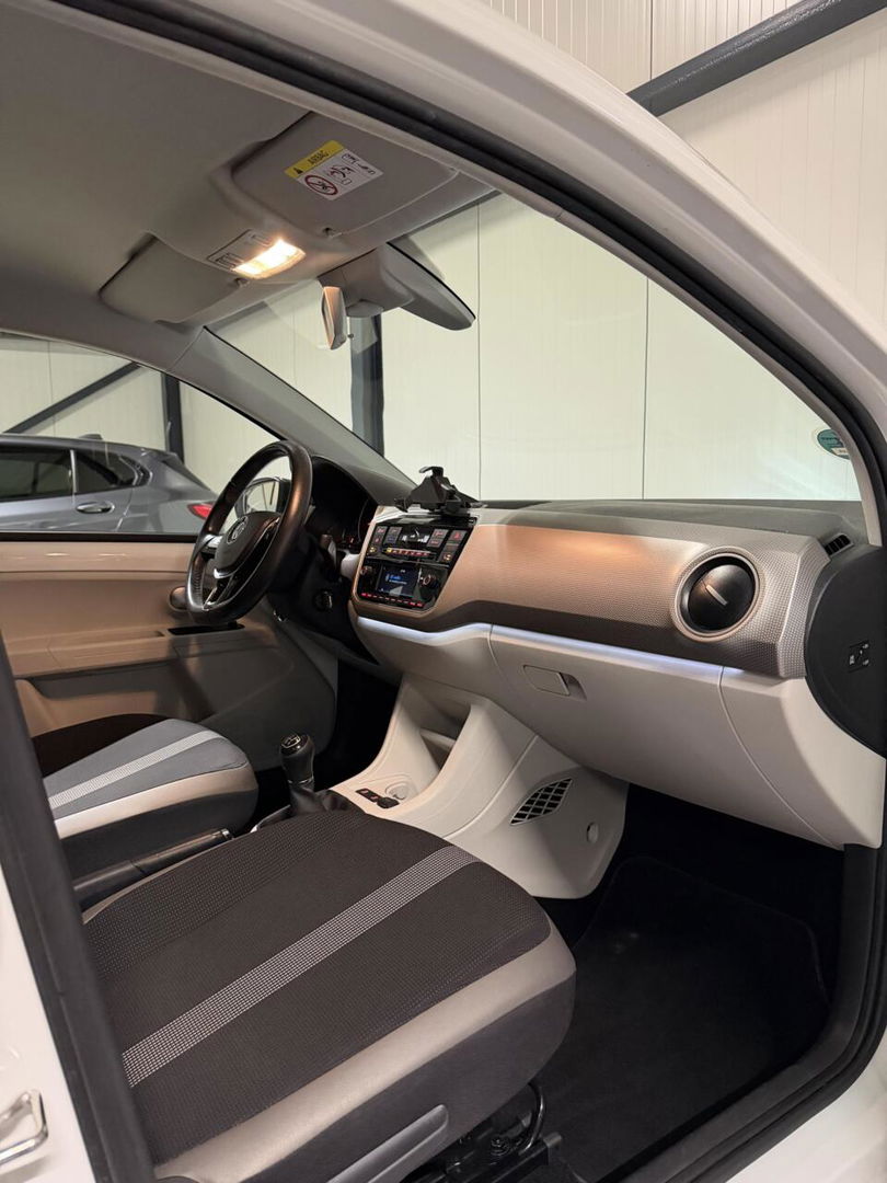 Volkswagen up! 1.0 BMT high up! Clima Cruise Stoelverwarming
