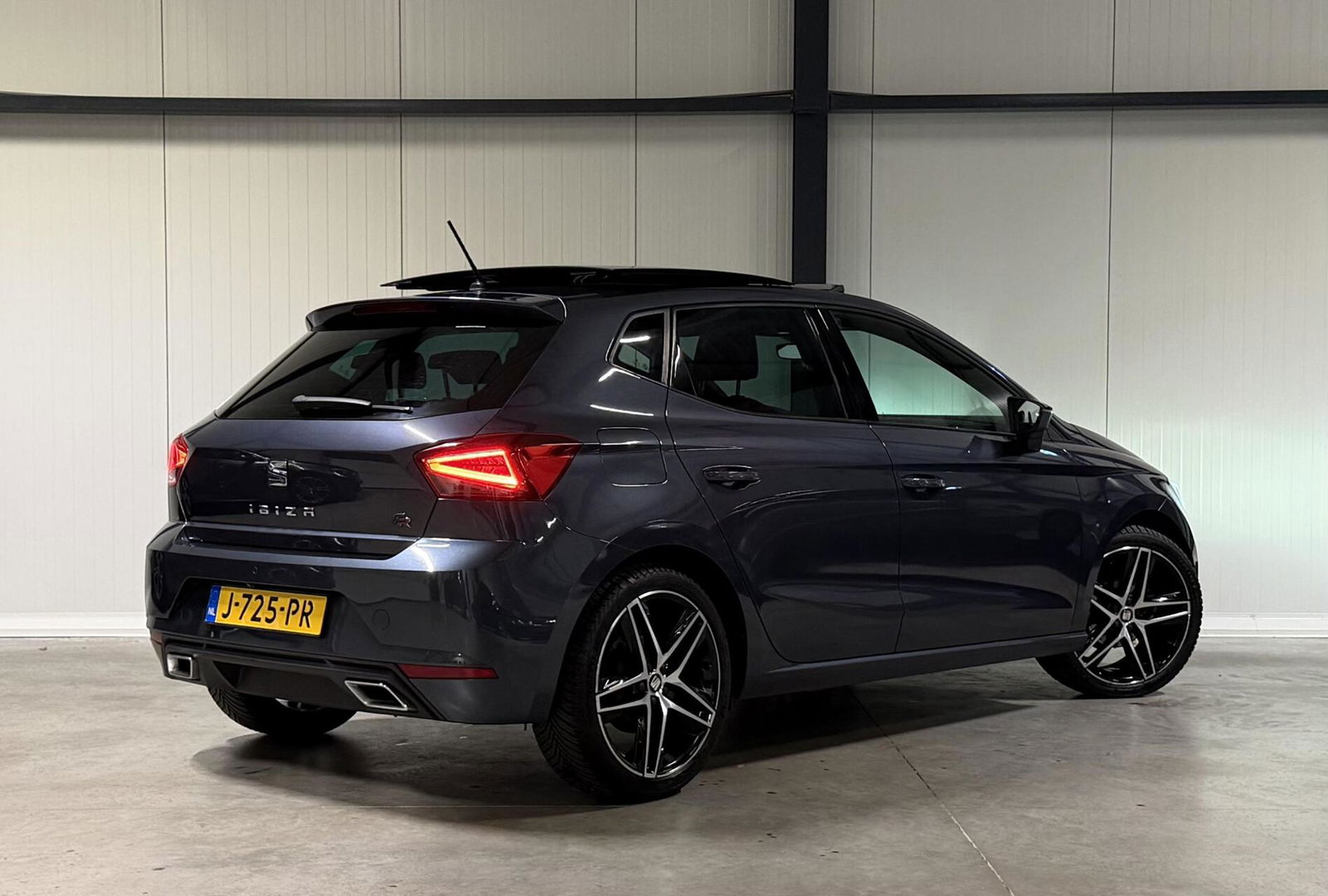 SEAT Ibiza 1.0 TSI FR Pano Sfeer Virtual Camera Beats Audio