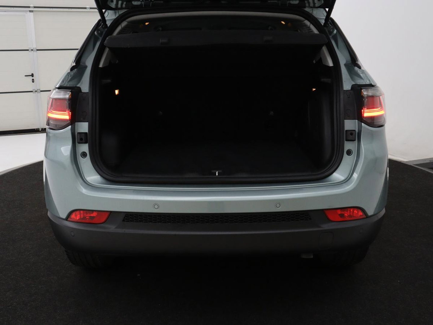 Jeep Compass 1.5T e-Hybrid Limited | 360 Camera | Adaptive cruise | Alpine Sound | Half leder | Carplay | Navigatie | Keyless | Dodehoek detectie | Full LED | Climate control | Bluetooth