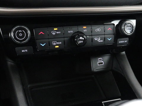 Jeep Compass 1.5T e-Hybrid Limited | 360 Camera | Adaptive cruise | Alpine Sound | Half leder | Carplay | Navigatie | Keyless | Dodehoek detectie | Full LED | Climate control | Bluetooth