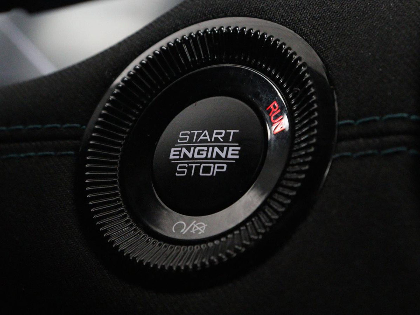 Jeep Compass 1.5T e-Hybrid Limited | 360 Camera | Adaptive cruise | Alpine Sound | Half leder | Carplay | Navigatie | Keyless | Dodehoek detectie | Full LED | Climate control | Bluetooth