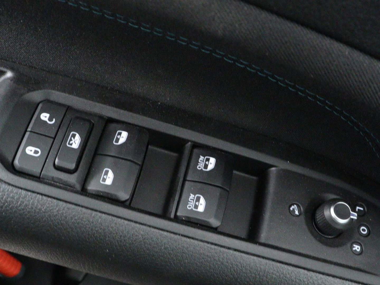 Jeep Compass 1.5T e-Hybrid Limited | 360 Camera | Adaptive cruise | Alpine Sound | Half leder | Carplay | Navigatie | Keyless | Dodehoek detectie | Full LED | Climate control | Bluetooth