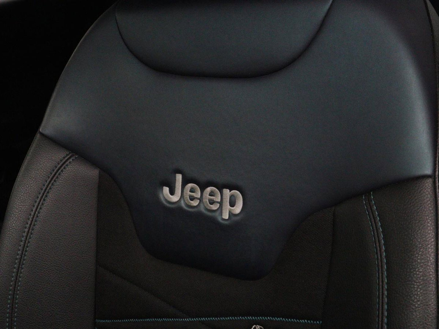 Jeep Compass 1.5T e-Hybrid Limited | 360 Camera | Adaptive cruise | Alpine Sound | Half leder | Carplay | Navigatie | Keyless | Dodehoek detectie | Full LED | Climate control | Bluetooth