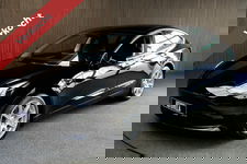 Tesla Model 3 - RWD Autopilot ACC Stuurverwarm. PDC Leer Navi Panoramadak 360° Elektr. achterklep Stoelverwarming voor & achter Climate voor & achter LM velgen BTW auto! Nieuw!