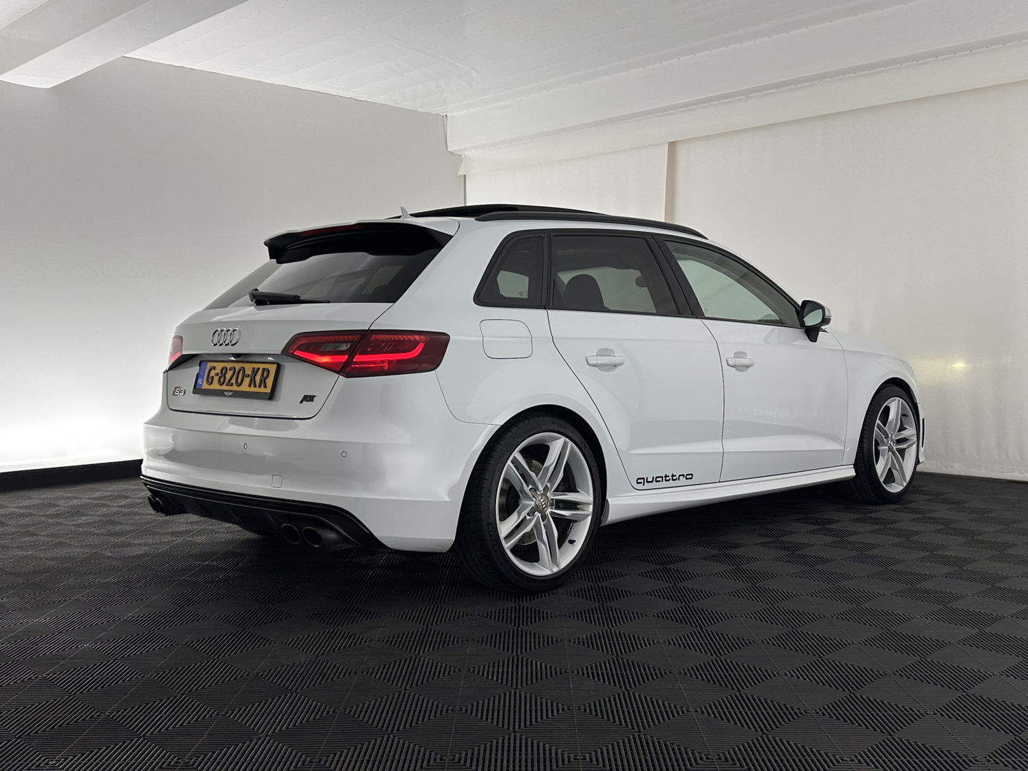 Audi S3 Sportback 2.0 TFSI Quattro Pro Line Plus Aut. *PANO | LEATHER | HEATED-SPORTSEATS | ADAPTIVE-CRUISE | FULL-LED | KEYLESS | CAMERA | NAVI-FULLMAP | PRIVACYGLASS | SHIFTPADDLES | ECC | PDC | 18''ALU*