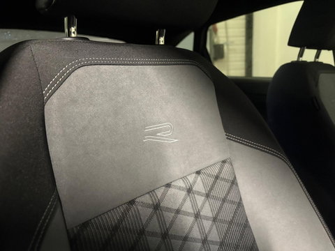 Volkswagen Taigo 1.5 TSI R-Line PANO KEYLESS CAM