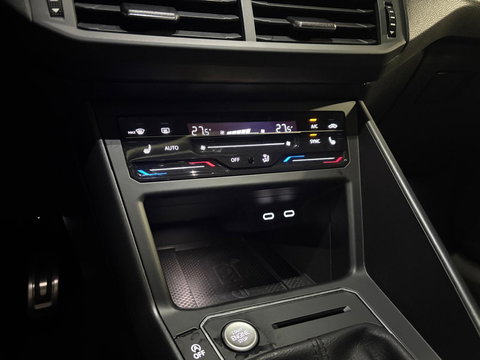 Volkswagen Taigo 1.5 TSI R-Line PANO KEYLESS CAM