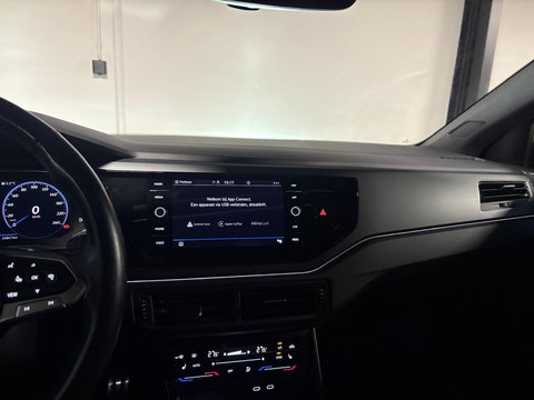 Volkswagen Taigo 1.5 TSI R-Line PANO KEYLESS CAM