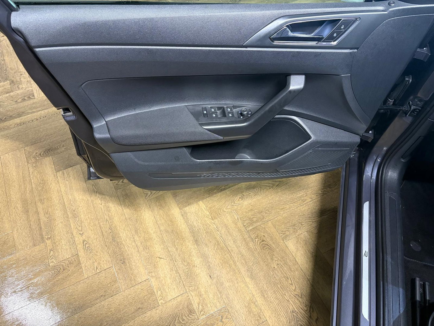 Volkswagen Taigo 1.5 TSI R-Line PANO KEYLESS CAM
