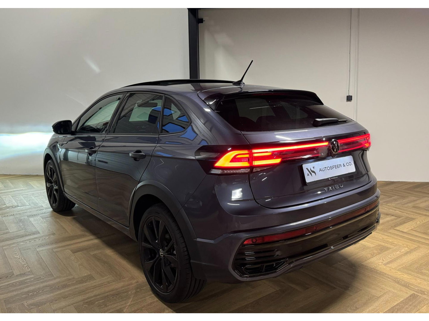 Volkswagen Taigo 1.5 TSI R-Line PANO KEYLESS CAM