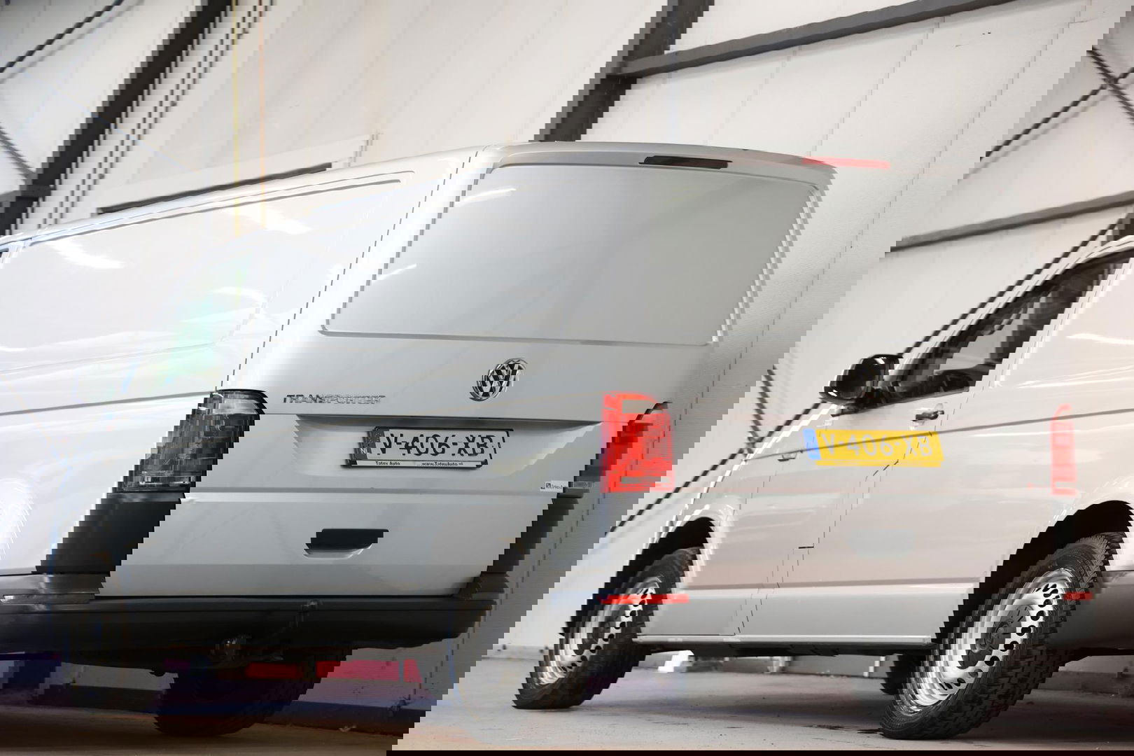 Volkswagen Transporter 2.0 TDI L2H1 LANG DSG AUTOMAAT NAVI Highline