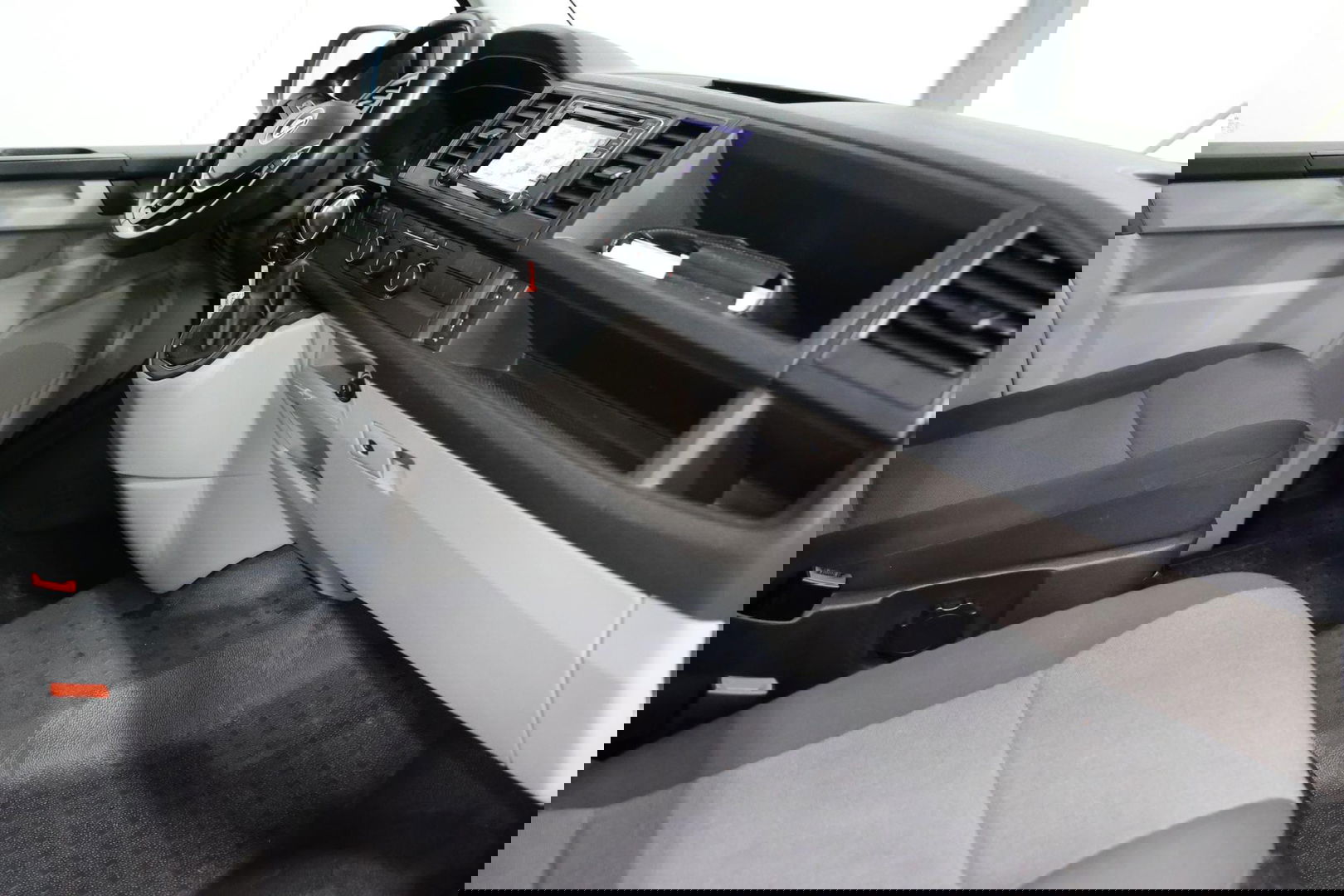 Volkswagen Transporter 2.0 TDI L2H1 LANG DSG AUTOMAAT NAVI Highline