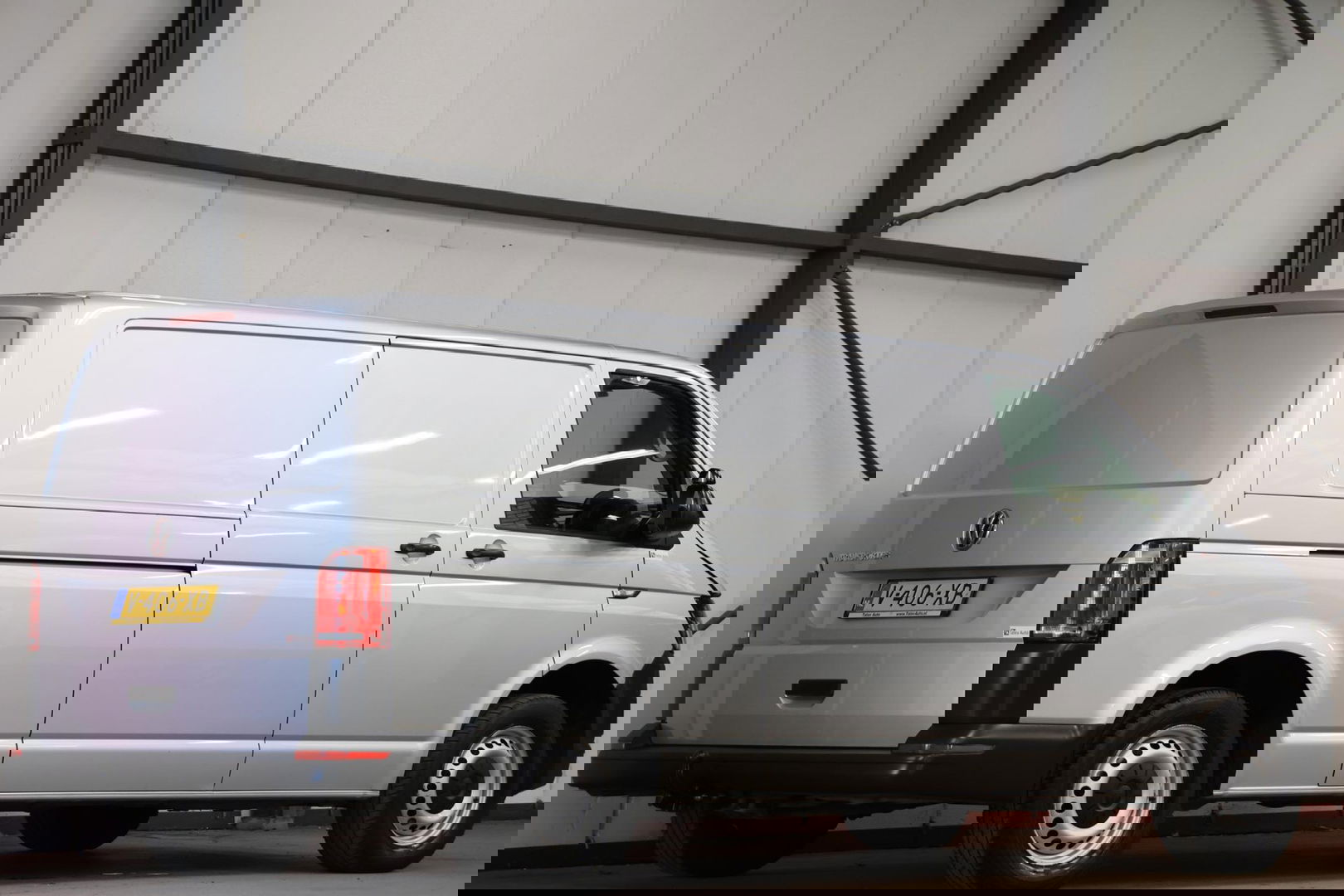 Volkswagen Transporter 2.0 TDI L2H1 LANG DSG AUTOMAAT NAVI Highline