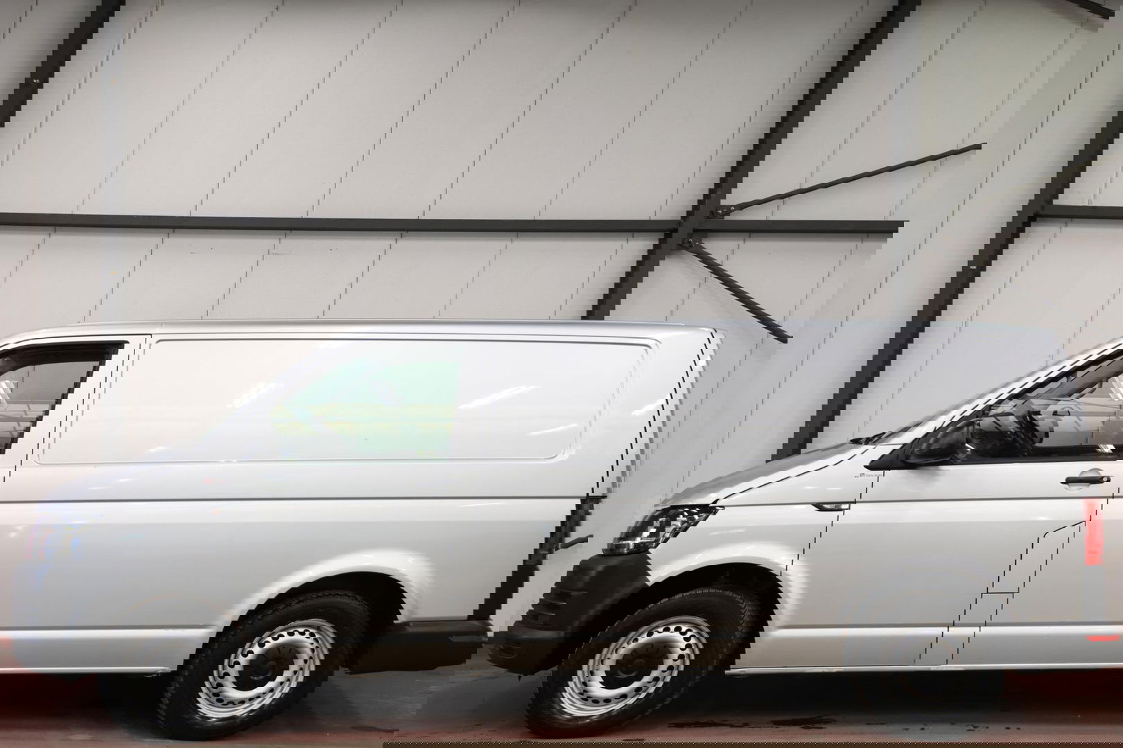 Volkswagen Transporter 2.0 TDI L2H1 LANG DSG AUTOMAAT NAVI Highline