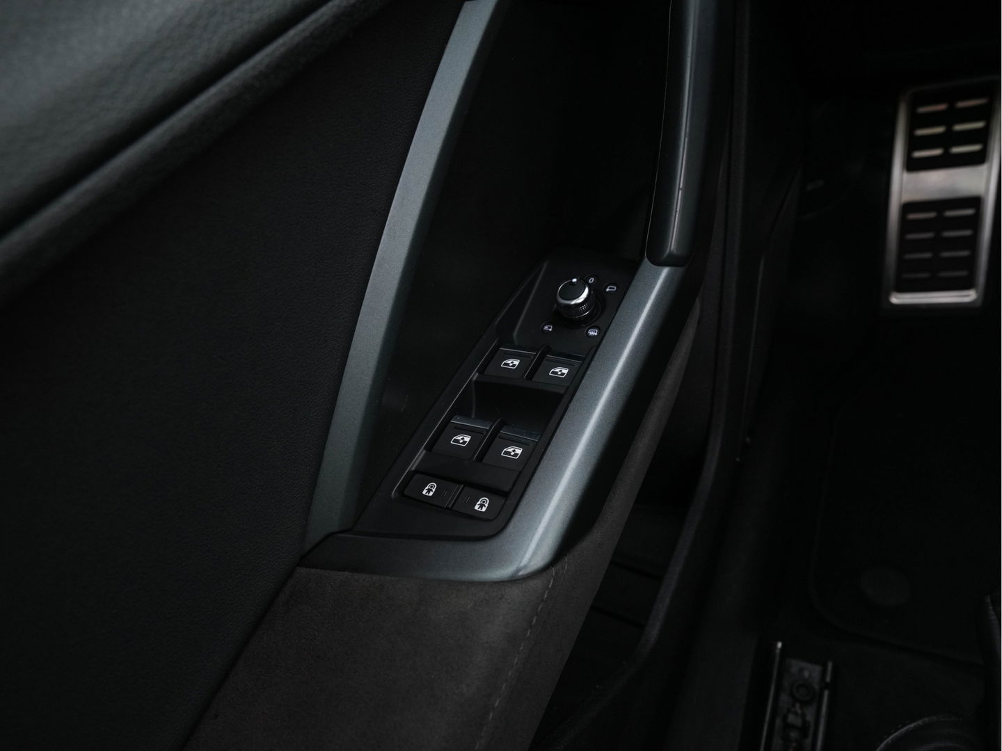 Audi RS Q3 Sportback TFSI quattro *PANO | LEATHER | FULL-LED | ADAPTIVE-CRUISE | BANG&OLUFSEN | TOP-VIEW | HEATED-SPORTSEATS | DIGI-COCKPIT | PRIVACY-GLASS | SHIFT-PADDLES | AMBIENT-LIGHT | ECC | PDC | 21''ALU*