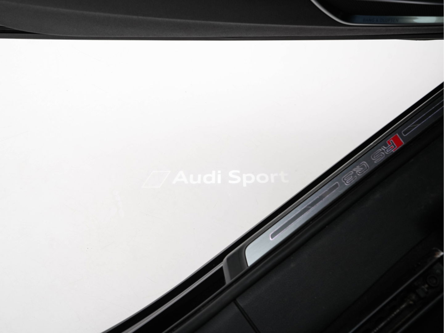 Audi RS Q3 Sportback TFSI quattro *PANO | LEATHER | FULL-LED | ADAPTIVE-CRUISE | BANG&OLUFSEN | TOP-VIEW | HEATED-SPORTSEATS | DIGI-COCKPIT | PRIVACY-GLASS | SHIFT-PADDLES | AMBIENT-LIGHT | ECC | PDC | 21''ALU*