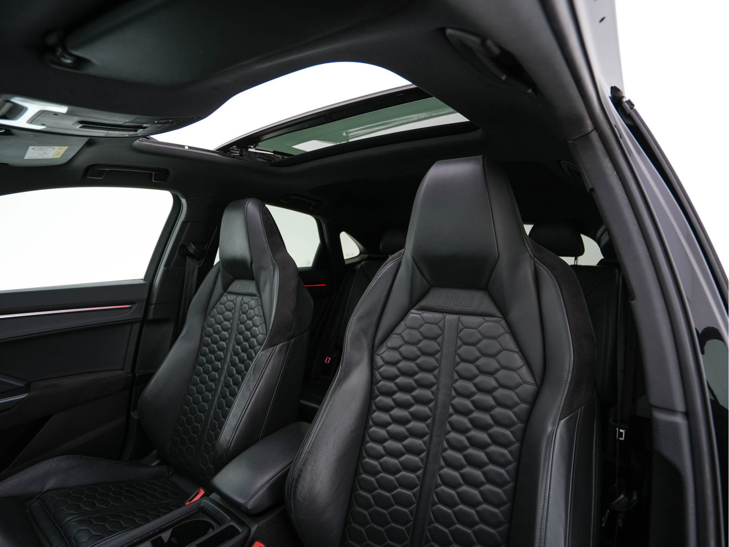 Audi RS Q3 Sportback TFSI quattro *PANO | LEATHER | FULL-LED | ADAPTIVE-CRUISE | BANG&OLUFSEN | TOP-VIEW | HEATED-SPORTSEATS | DIGI-COCKPIT | PRIVACY-GLASS | SHIFT-PADDLES | AMBIENT-LIGHT | ECC | PDC | 21''ALU*