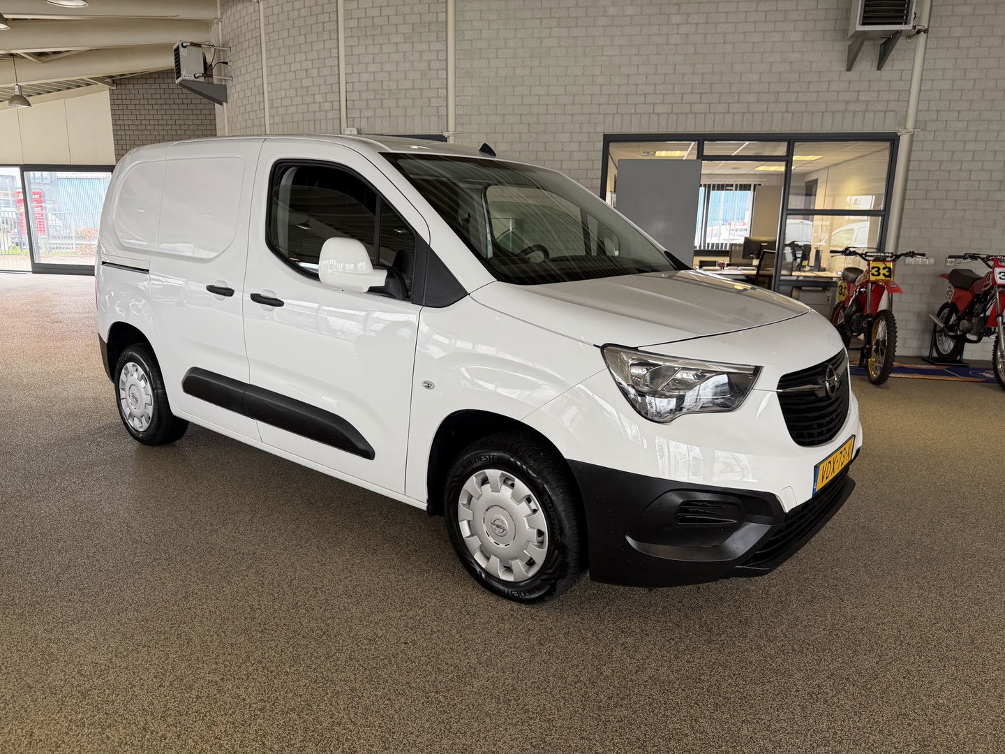 Opel Combo 1.5D L1H1 Edition / vaste prijs rijklaar € 10.950 ex btw / lease vanaf € 185 / euro 6 / bpm vrij / airco / cruise control / schuifdeur / comfort stoelen !