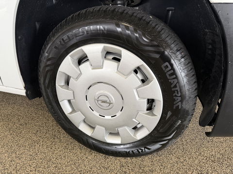 Opel Combo 1.5D L1H1 Edition / vaste prijs rijklaar € 10.950 ex btw / lease vanaf € 185 / euro 6 / bpm vrij / airco / cruise control / schuifdeur / comfort stoelen !