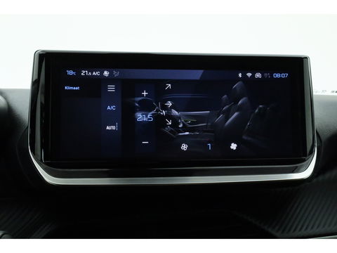 Peugeot 2008 1.2 PureTech 130 GT | Navi | Camera | Apple CarPlay | Afn. Trekhaak | All Seasons | Clima