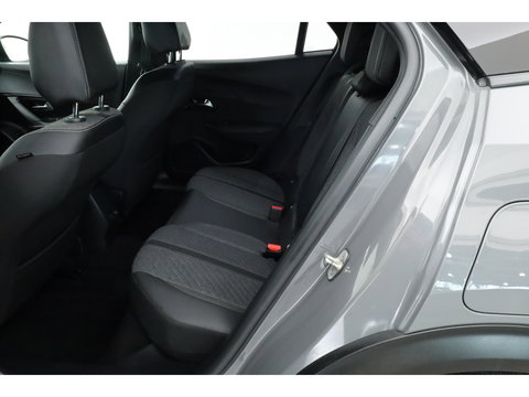 Peugeot 2008 1.2 PureTech 130 GT | Navi | Camera | Apple CarPlay | Afn. Trekhaak | All Seasons | Clima