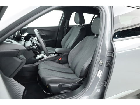 Peugeot 2008 1.2 PureTech 130 GT | Navi | Camera | Apple CarPlay | Afn. Trekhaak | All Seasons | Clima