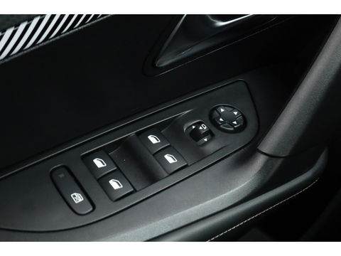 Peugeot 2008 1.2 PureTech 130 GT | Navi | Camera | Apple CarPlay | Afn. Trekhaak | All Seasons | Clima