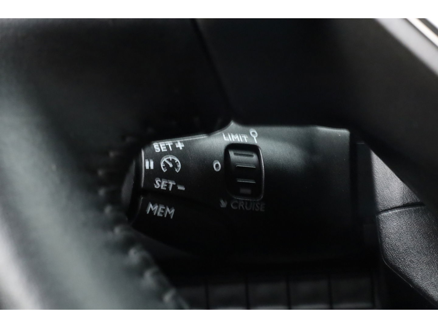 Peugeot 2008 1.2 PureTech 130 GT | Navi | Camera | Apple CarPlay | Afn. Trekhaak | All Seasons | Clima