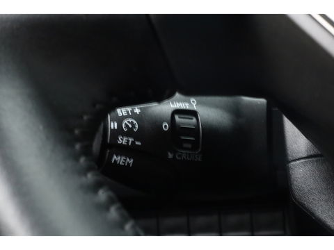 Peugeot 2008 1.2 PureTech 130 GT | Navi | Camera | Apple CarPlay | Afn. Trekhaak | All Seasons | Clima