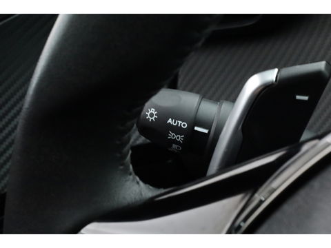 Peugeot 2008 1.2 PureTech 130 GT | Navi | Camera | Apple CarPlay | Afn. Trekhaak | All Seasons | Clima