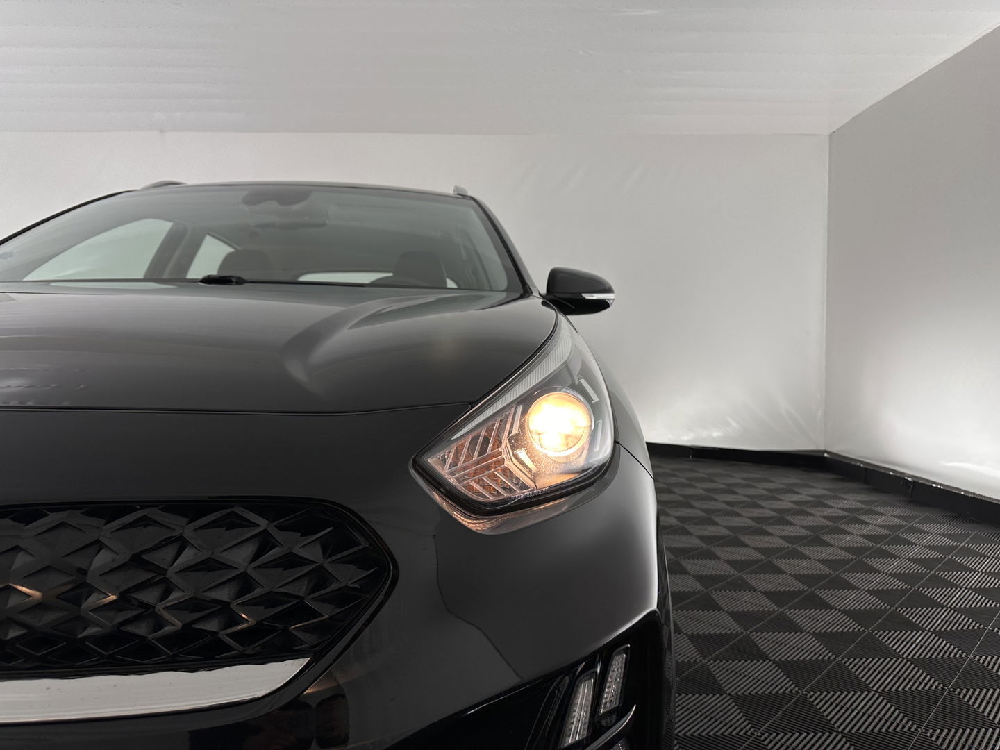 Kia Niro 1.6 GDi Hybrid Dynamic Line (INCL-BTW) Aut* LEATHER-FABRIC | NAVI-FULLMAP | CAMERA | DAB+ | KEYLESS | ECC | DIGI-COCKPIT | ADAPTIVE-CRUISE | HIFTPADDLES | LANE-ASSIST | PDC | 16''ALU*