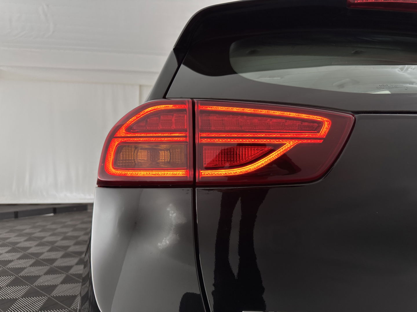 Kia Niro 1.6 GDi Hybrid Dynamic Line (INCL-BTW) Aut* LEATHER-FABRIC | NAVI-FULLMAP | CAMERA | DAB+ | KEYLESS | ECC | DIGI-COCKPIT | ADAPTIVE-CRUISE | HIFTPADDLES | LANE-ASSIST | PDC | 16''ALU*